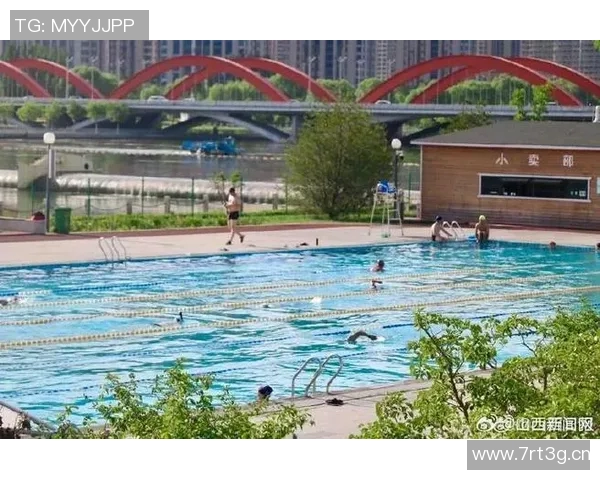 以游泳池为核心,打造夏日休闲天堂,畅享清凉与欢乐的完美时光